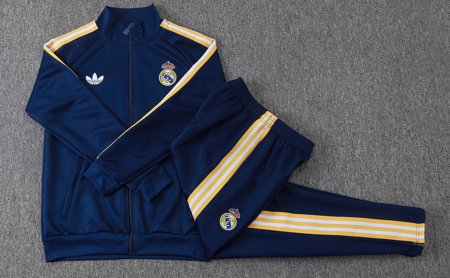 Real Madrid анцуг 42