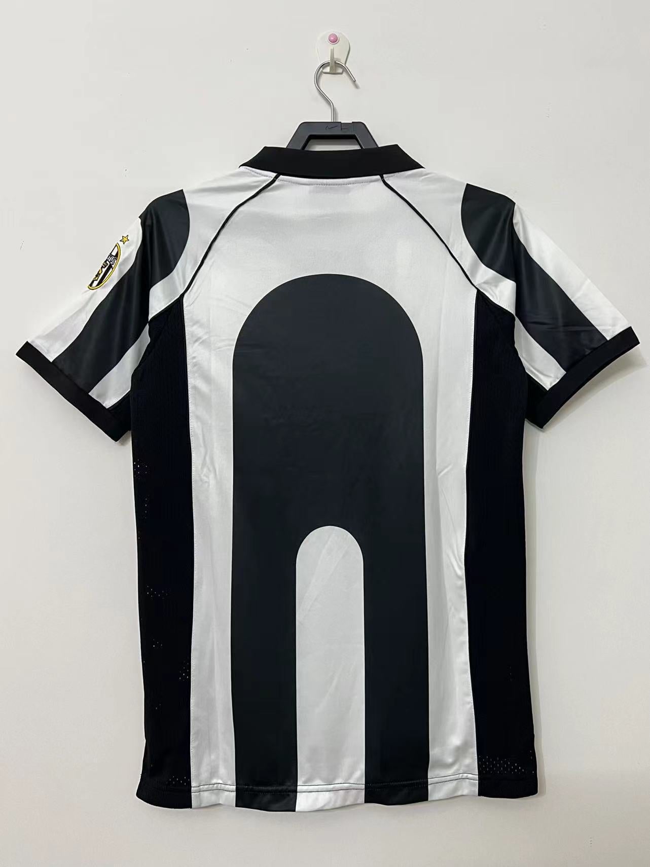Juventus retro tee 1997-99