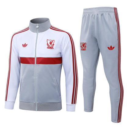 Liverpool анцуг 19