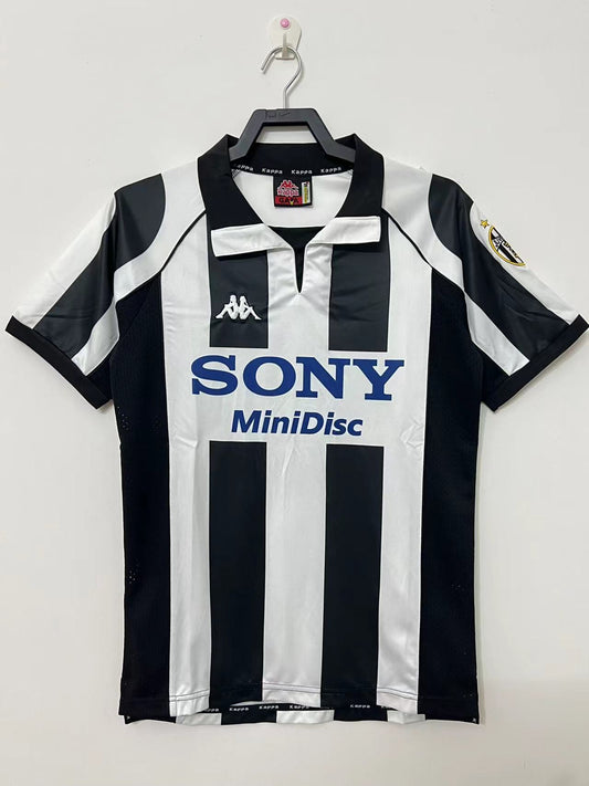Juventus retro tee 1997-99
