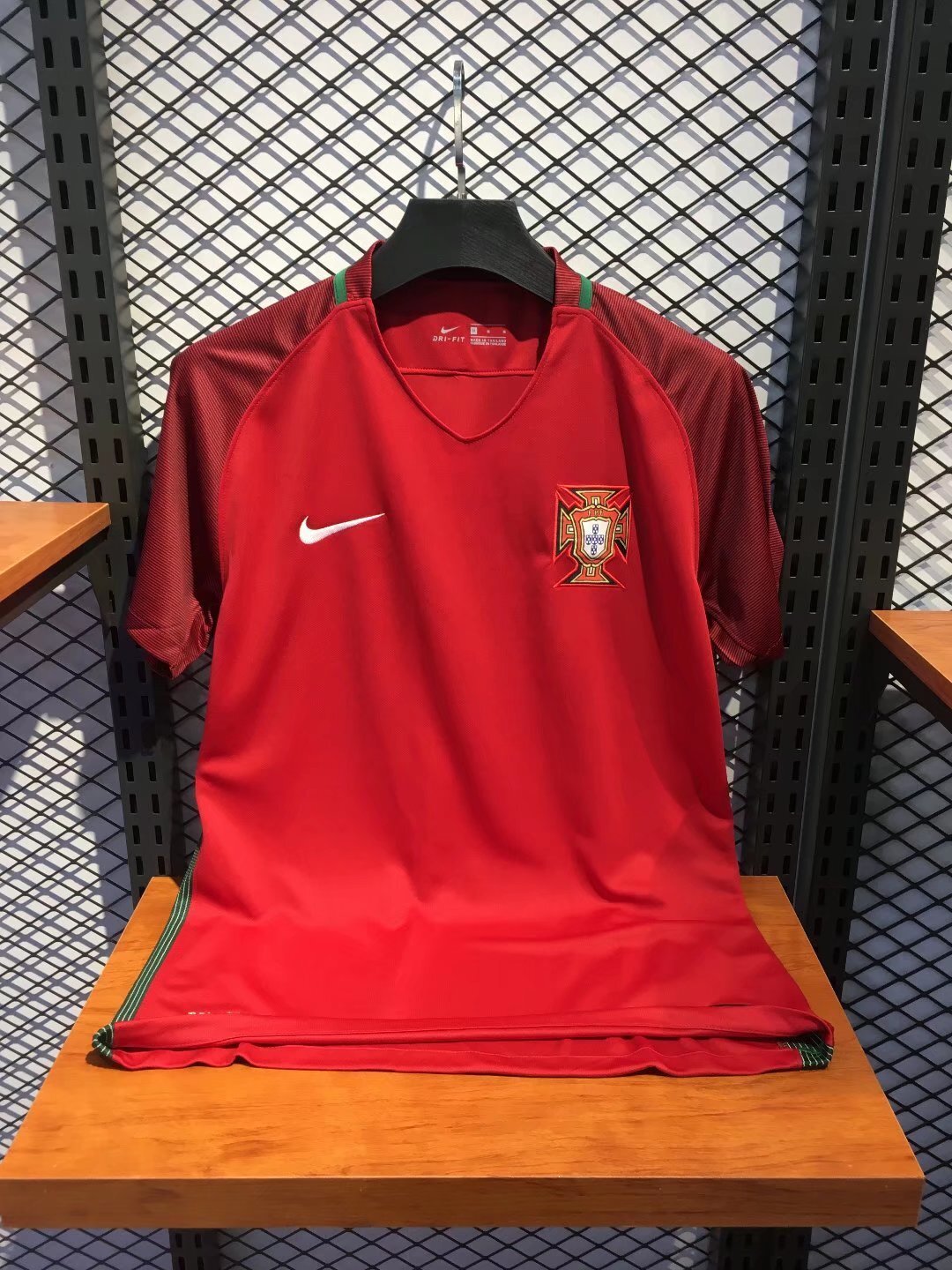 Portugal retro tee 2016