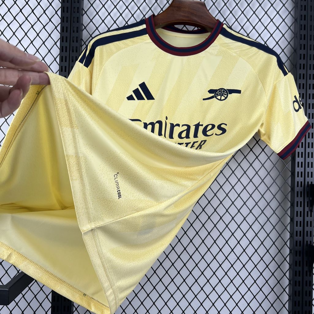 Arsenal third tee 26/27