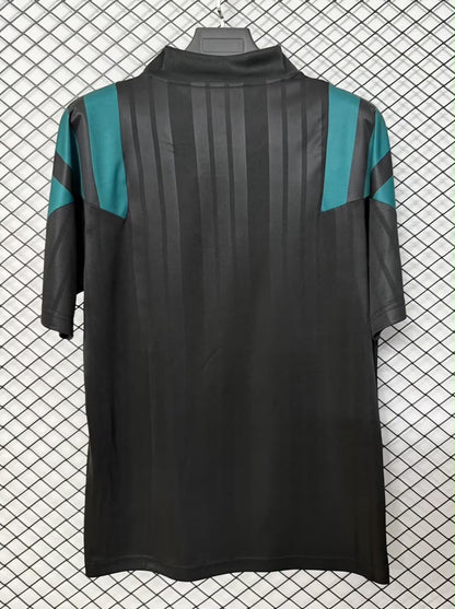 Liverpool Retro vibe black