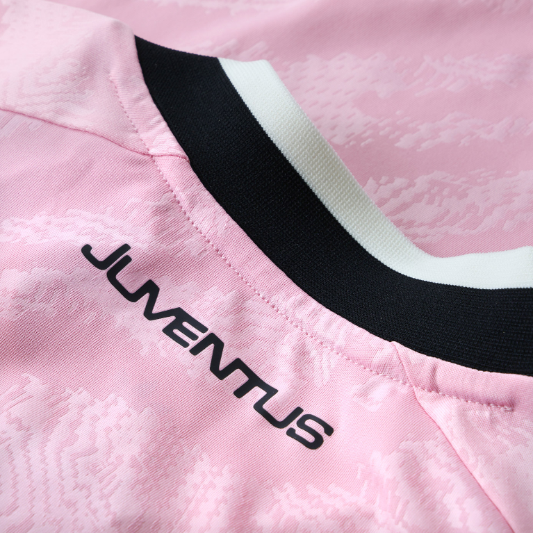 Juventus away tee 26/27