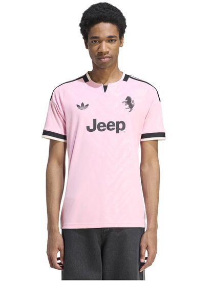 Juventus away tee 26/27