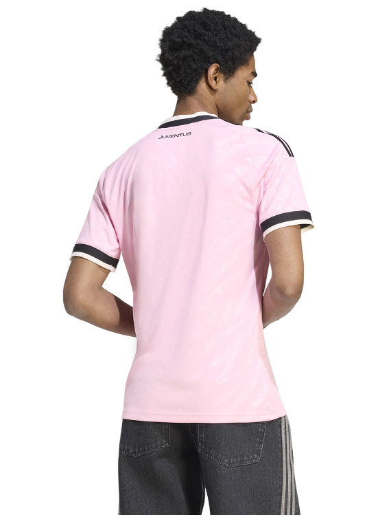 Juventus away tee 26/27