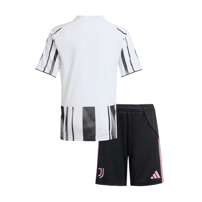 Juventus home - детски екип